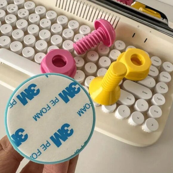 Creative Small Screw Hook - No Punching, Wall & Door Hanger for Clothes & Caps - Picture 2 of 4